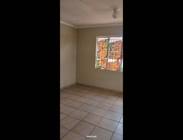 2 BEDROOM HOUSE FOR SALE IN MOSELEKE